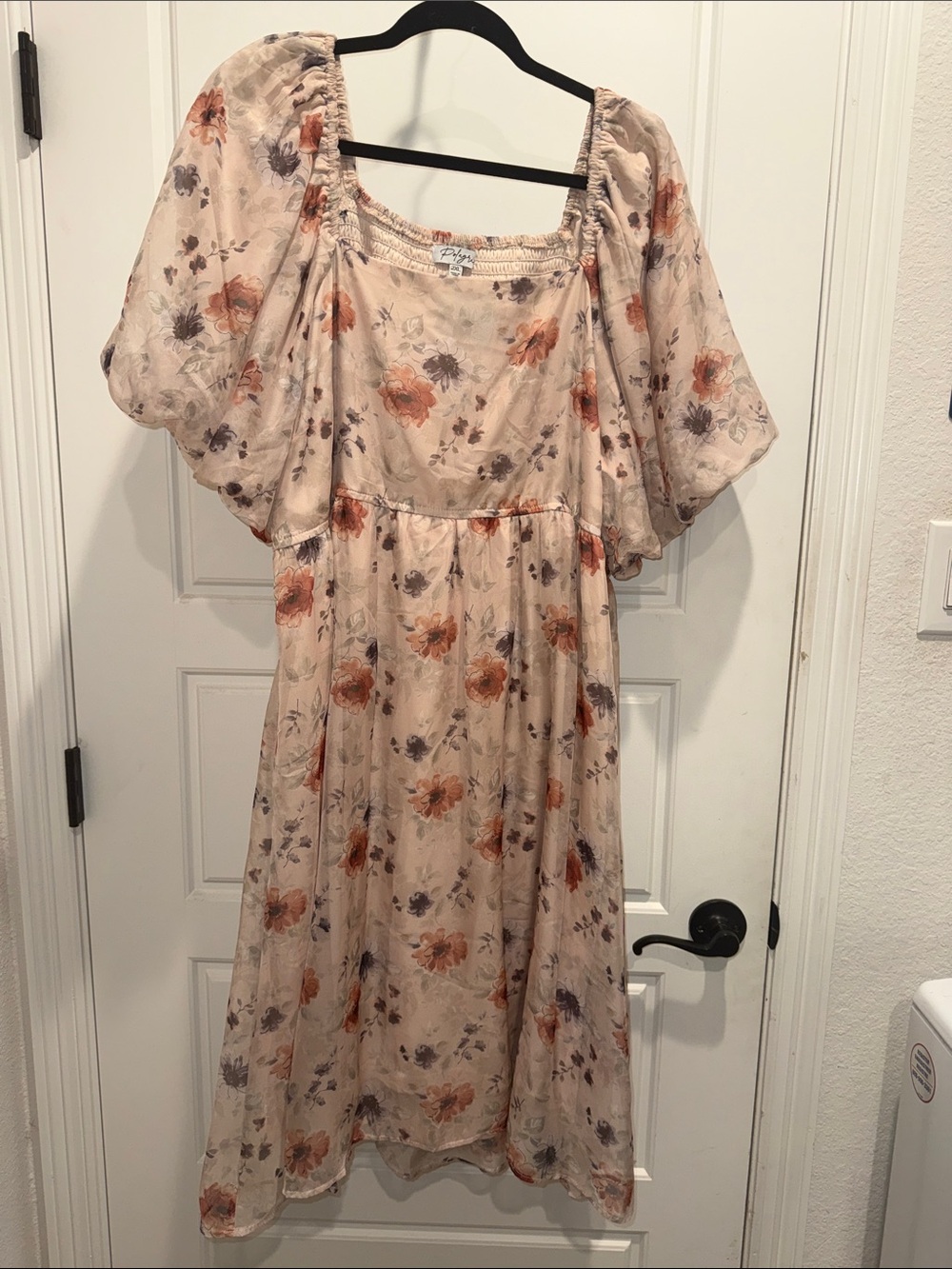 Polagram Blush Floral Puff-Sleeve Midi Dress